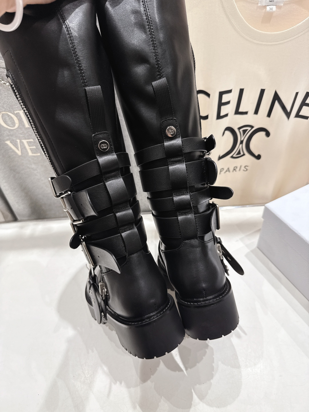 高版本出厂 Dior/迪奥D家F019 2025ss秋冬新品布洛克长靴，经久不衰的马丁靴造型，彰显经典设