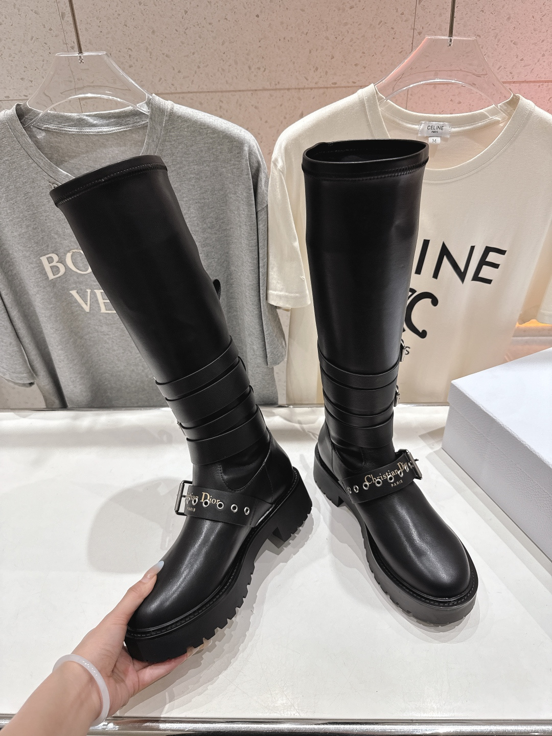 高版本出厂 Dior/迪奥D家F019 2025ss秋冬新品布洛克长靴，经久不衰的马丁靴造型，彰显经典设