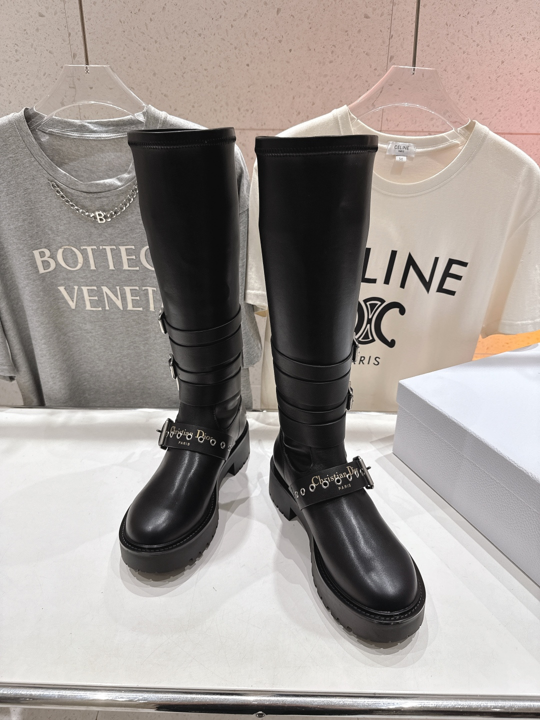 高版本出厂 Dior/迪奥D家F019 2025ss秋冬新品布洛克长靴，经久不衰的马丁靴造型，彰显经典设