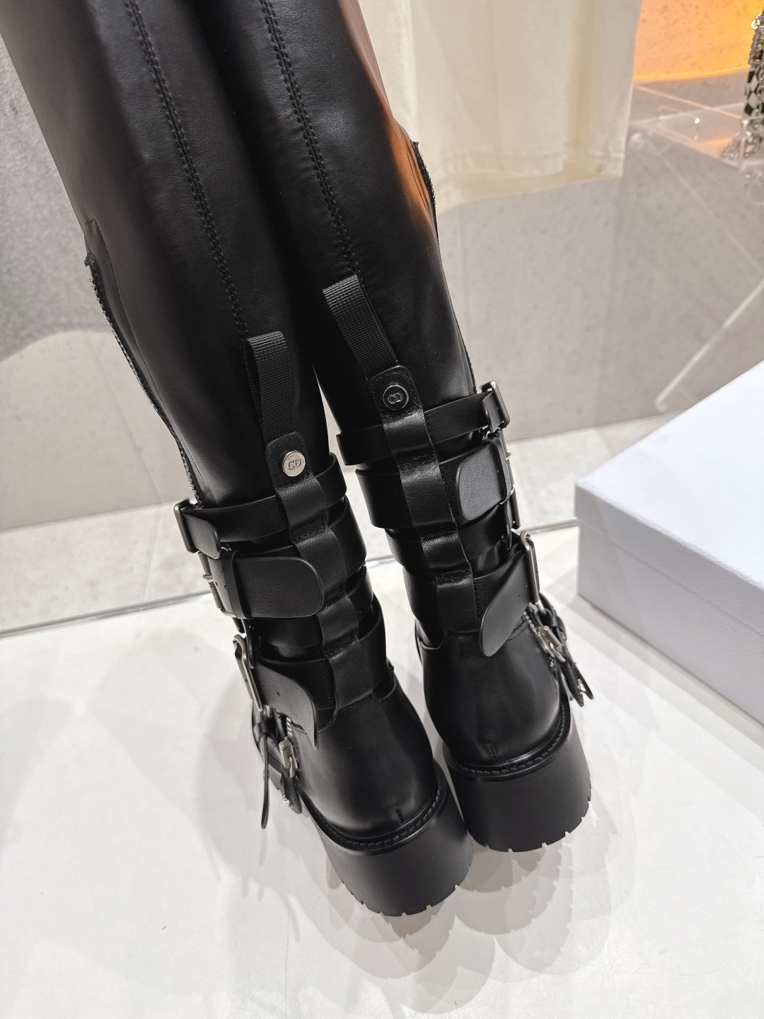 高版本出厂 Dior/迪奥D家F019 2025ss秋冬新品布洛克弹力长靴，经久不衰的马丁靴造型，彰显经