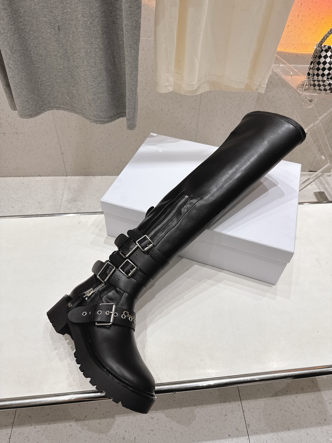 高版本出厂 Dior/迪奥D家F019 2025ss秋冬新品布洛克弹力长靴，经久不衰的马丁靴造型，彰显经