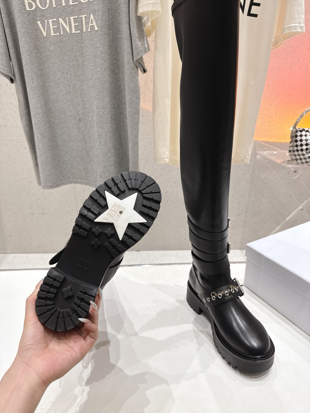 高版本出厂 Dior/迪奥D家F019 2025ss秋冬新品布洛克弹力长靴，经久不衰的马丁靴造型，彰显经