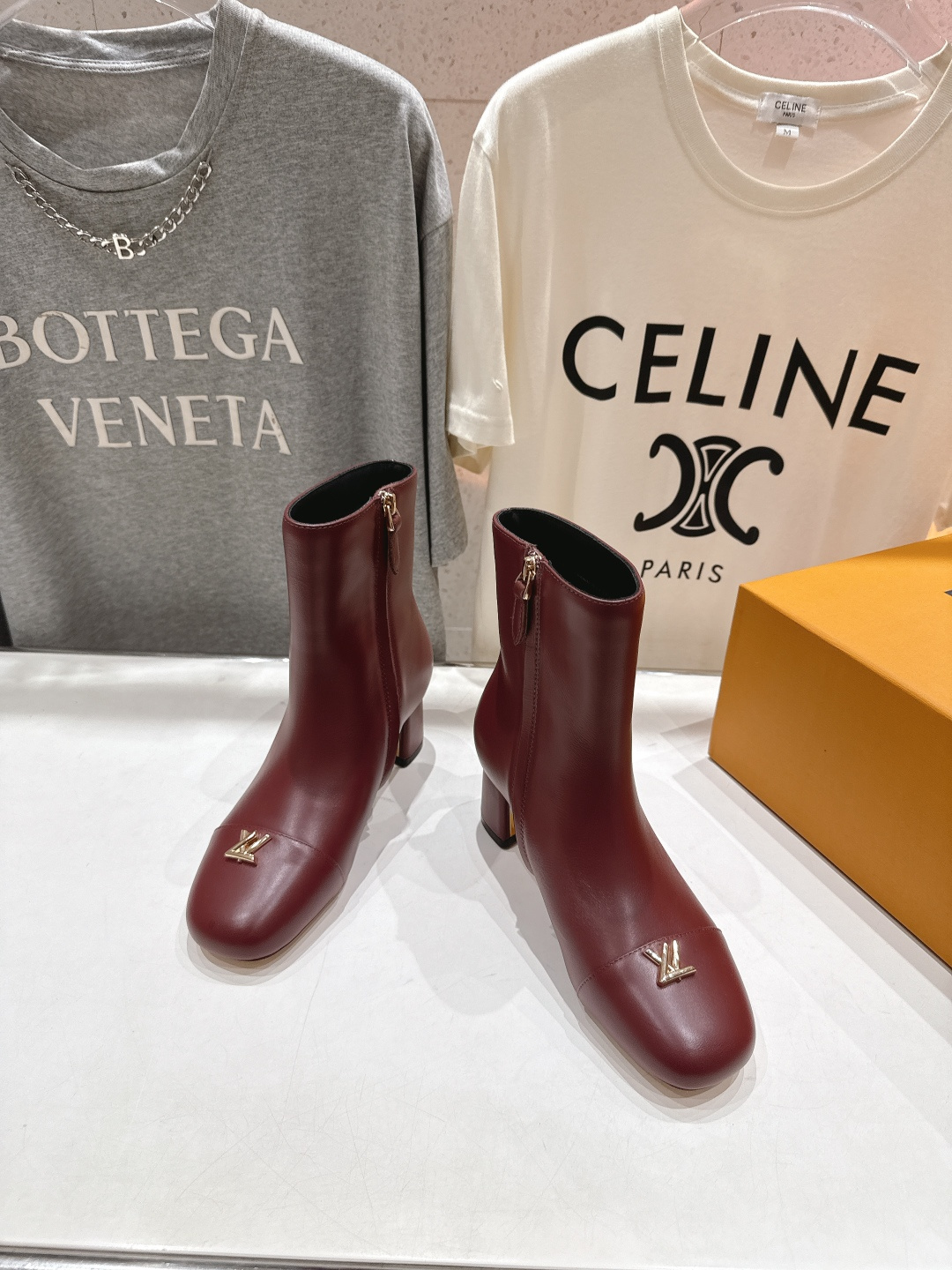 高版本出厂 LOUIS VUITTON 25ss LV驴牌秋冬新款高跟短靴楦型百搭瘦脚yyds.造型立体