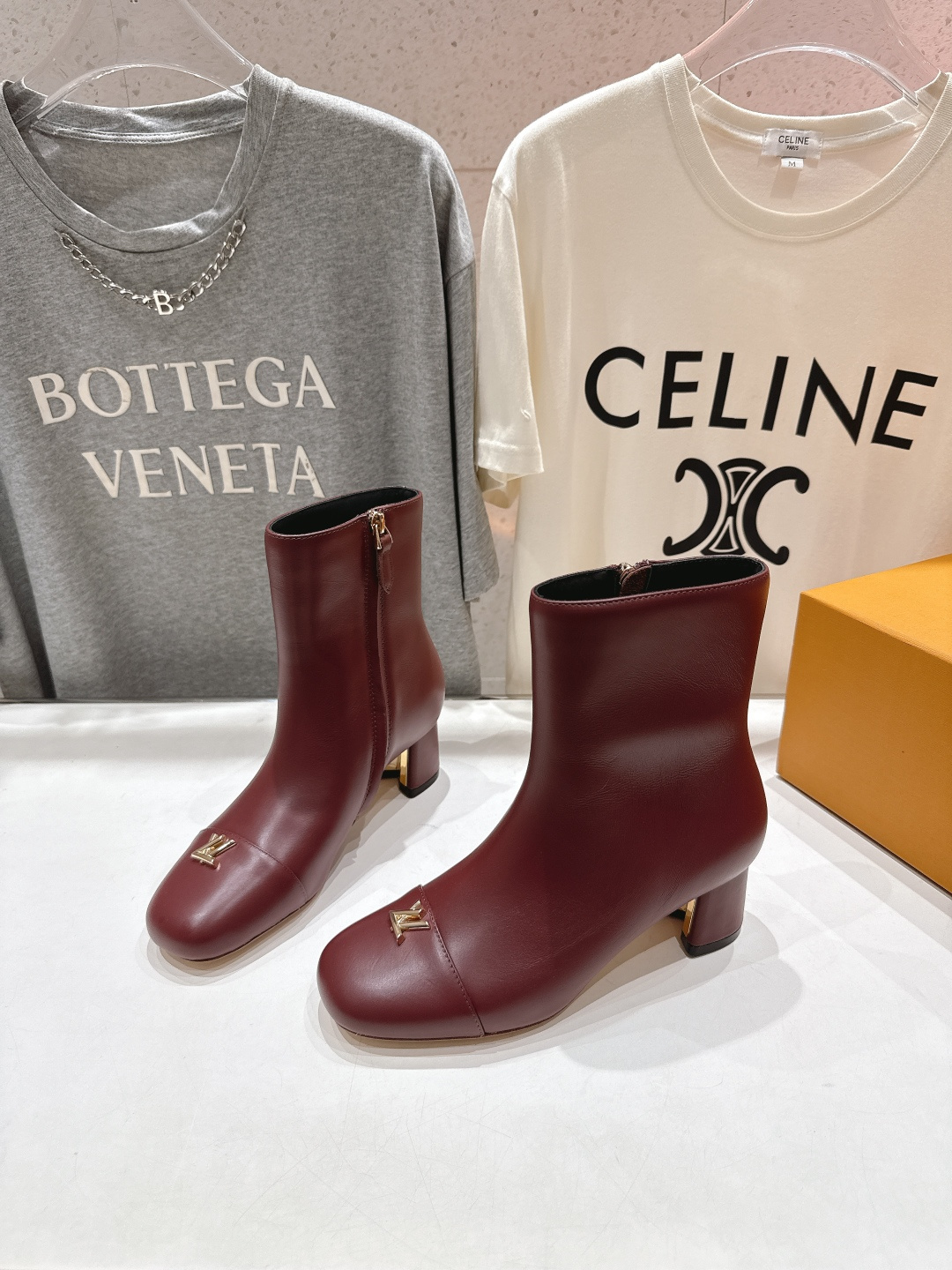 高版本出厂 LOUIS VUITTON 25ss LV驴牌秋冬新款高跟短靴楦型百搭瘦脚yyds.造型立体