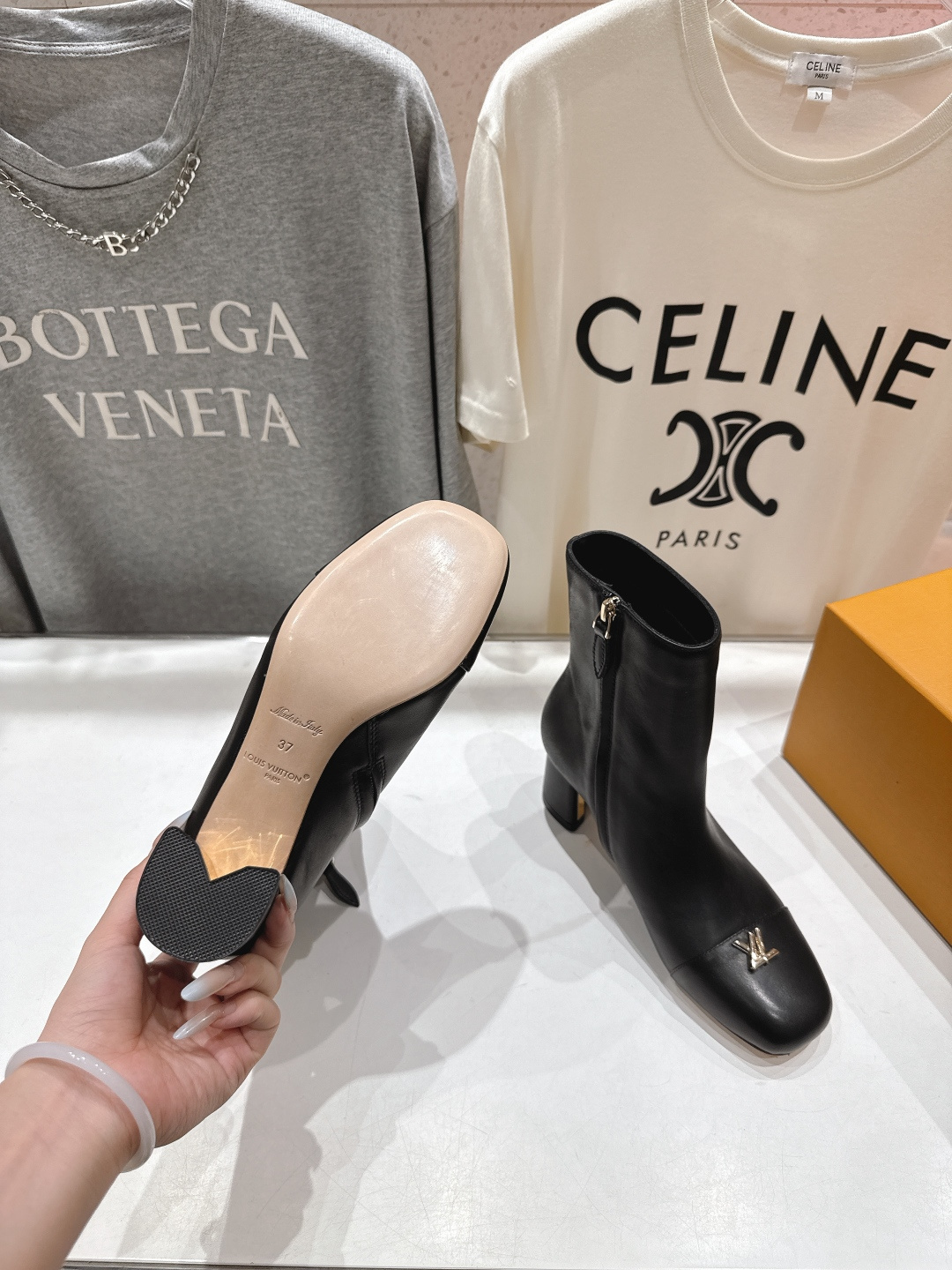 高版本出厂 LOUIS VUITTON 25ss LV驴牌秋冬新款高跟短靴楦型百搭瘦脚yyds.造型立体