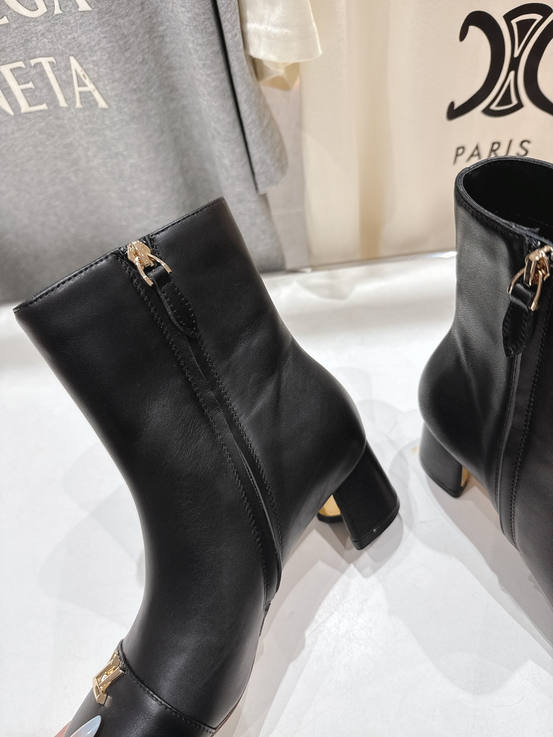 高版本出厂 LOUIS VUITTON 25ss LV驴牌秋冬新款高跟短靴楦型百搭瘦脚yyds.造型立体