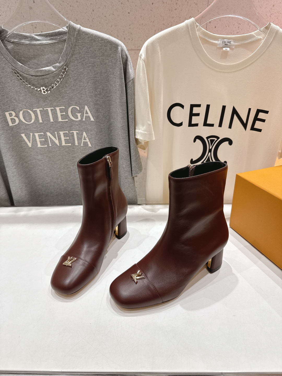 高版本出厂 LOUIS VUITTON 25ss LV驴牌秋冬新款高跟短靴楦型百搭瘦脚yyds.造型立体