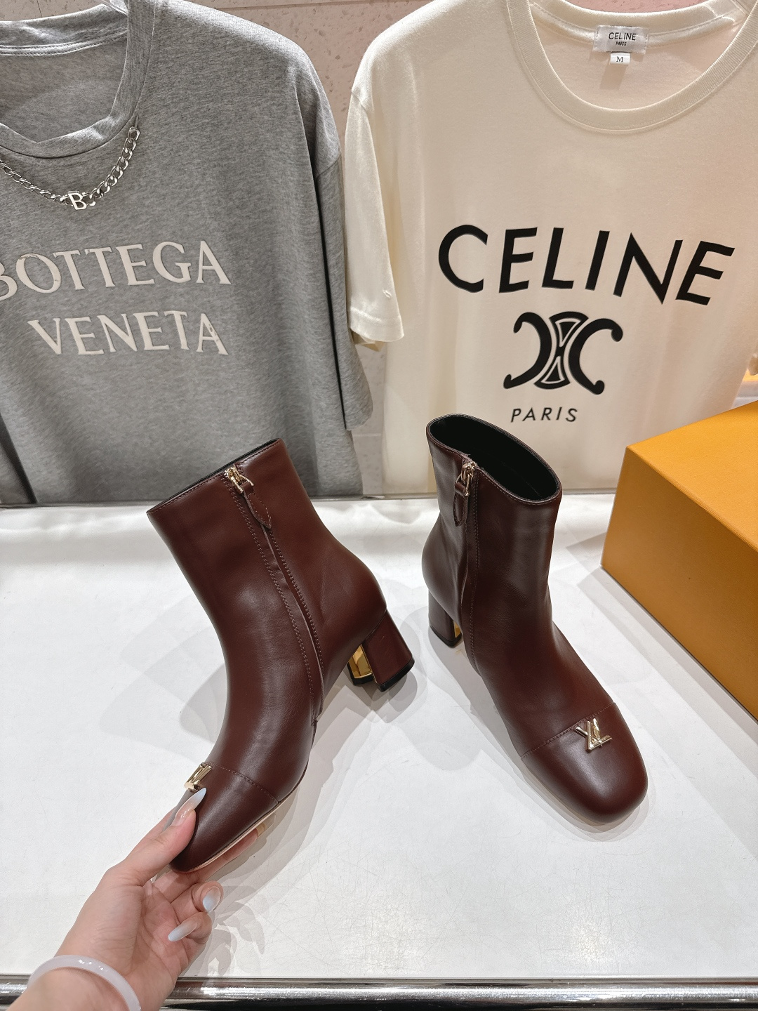 高版本出厂 LOUIS VUITTON 25ss LV驴牌秋冬新款高跟短靴楦型百搭瘦脚yyds.造型立体