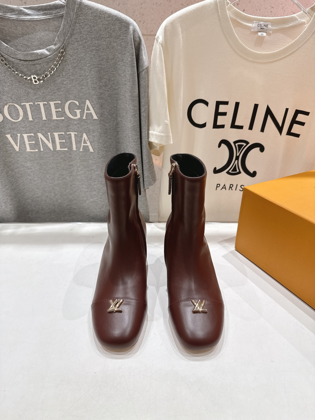 高版本出厂 LOUIS VUITTON 25ss LV驴牌秋冬新款高跟短靴楦型百搭瘦脚yyds.造型立体