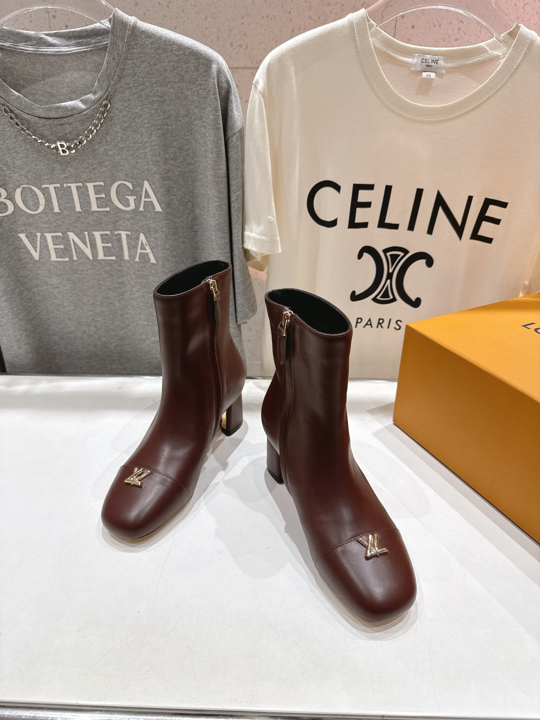 高版本出厂 LOUIS VUITTON 25ss LV驴牌秋冬新款高跟短靴楦型百搭瘦脚yyds.造型立体