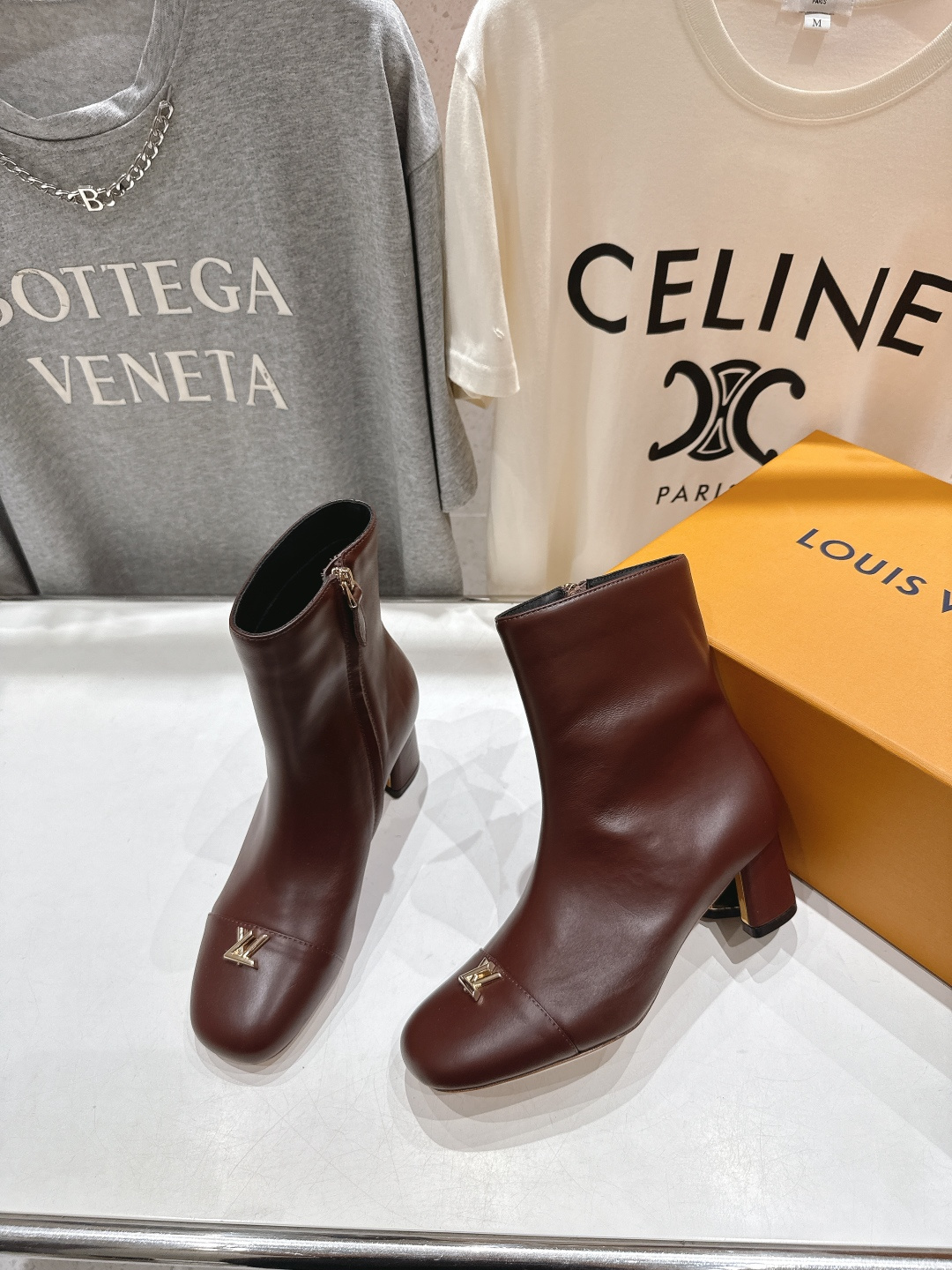 高版本出厂 LOUIS VUITTON 25ss LV驴牌秋冬新款高跟短靴楦型百搭瘦脚yyds.造型立体