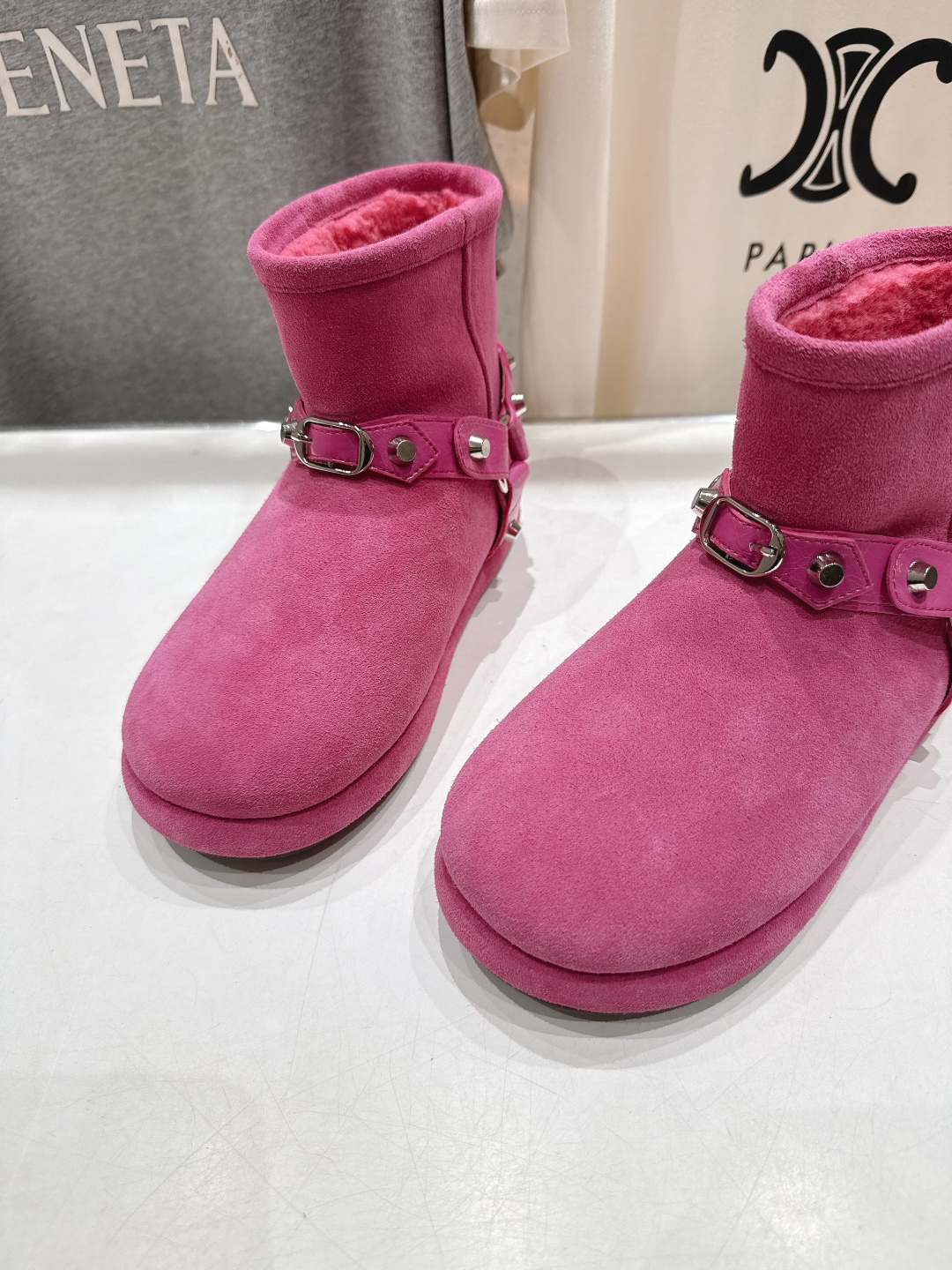 高版本出厂 BALENCIAGA*巴黎世家F043 2025ss秋冬新款羊毛短靴雪地靴冬日凛凛🏂🏻不可缺