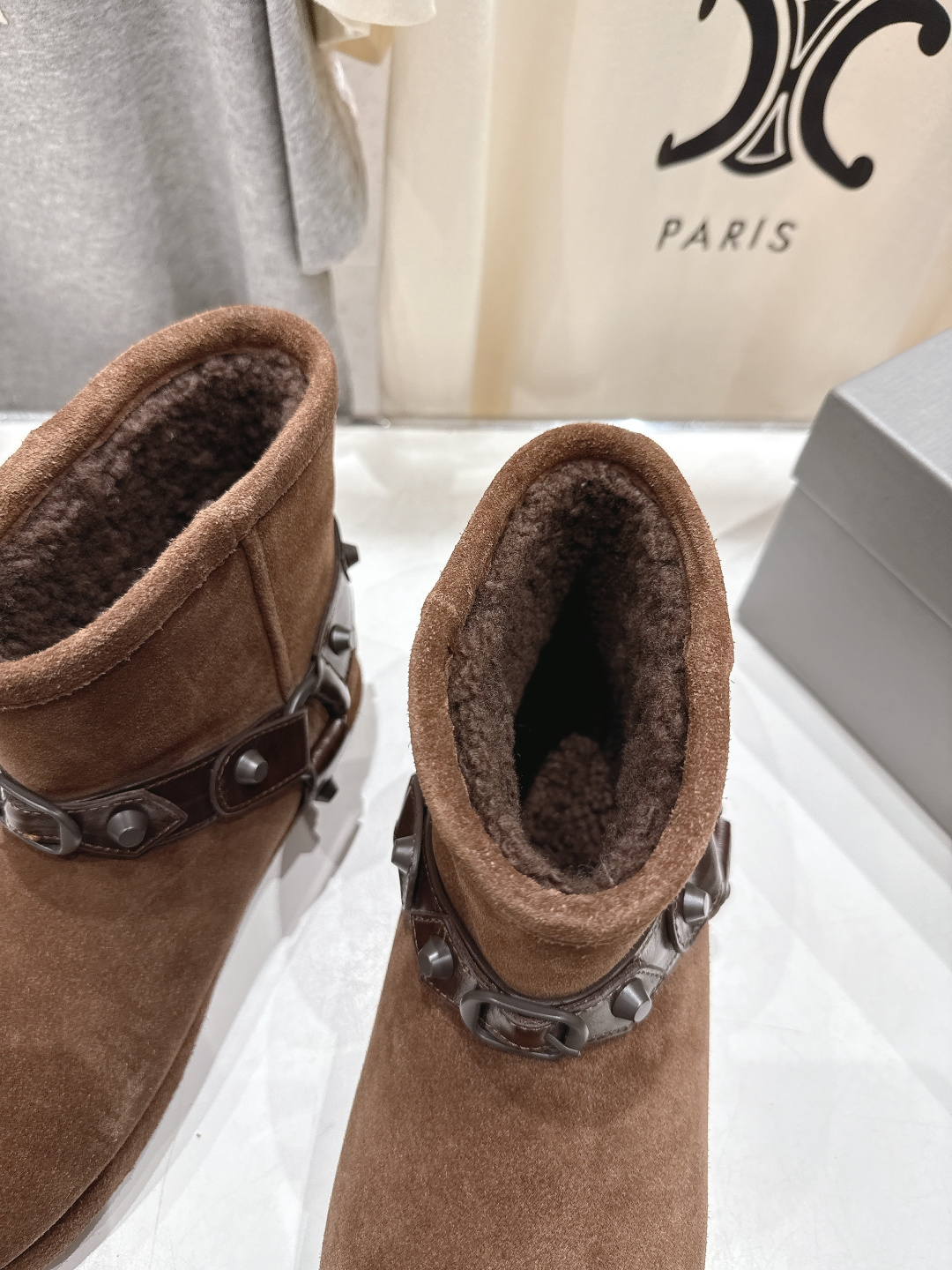 高版本出厂 BALENCIAGA*巴黎世家F043 2025ss秋冬新款羊毛短靴雪地靴冬日凛凛🏂🏻不可缺