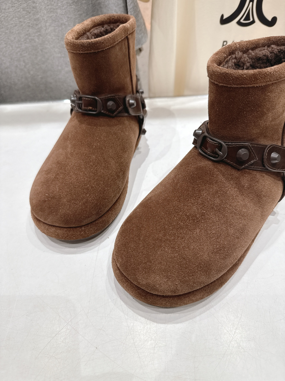 高版本出厂 BALENCIAGA*巴黎世家F043 2025ss秋冬新款羊毛短靴雪地靴冬日凛凛🏂🏻不可缺