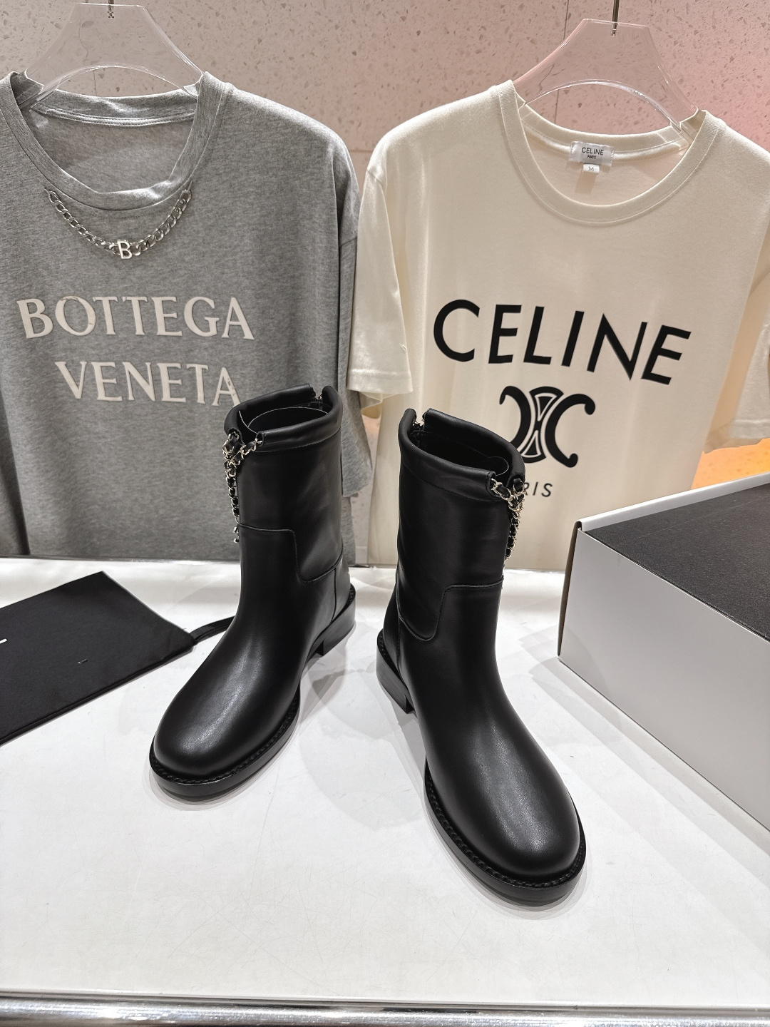 高版本出厂 皮面 Chanel/香奈儿F028 小香2025ss秋冬新款切尔西帅气短靴中筒靴马丁靴，原版