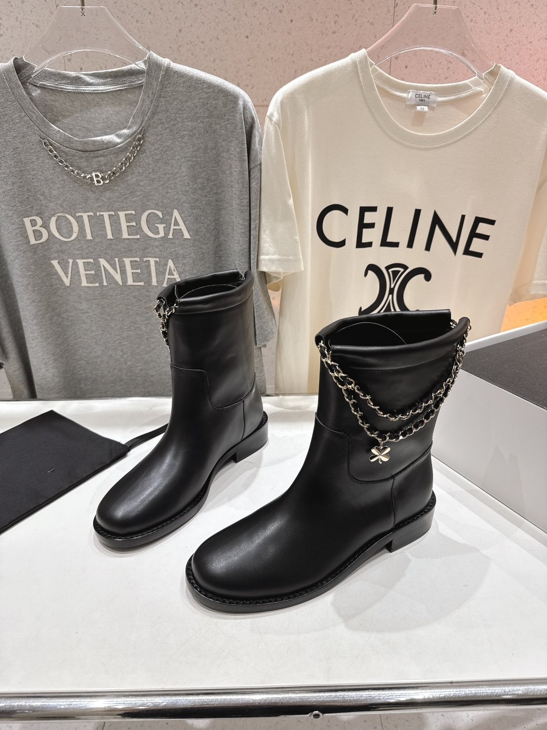 高版本出厂 皮面 Chanel/香奈儿F028 小香2025ss秋冬新款切尔西帅气短靴中筒靴马丁靴，原版