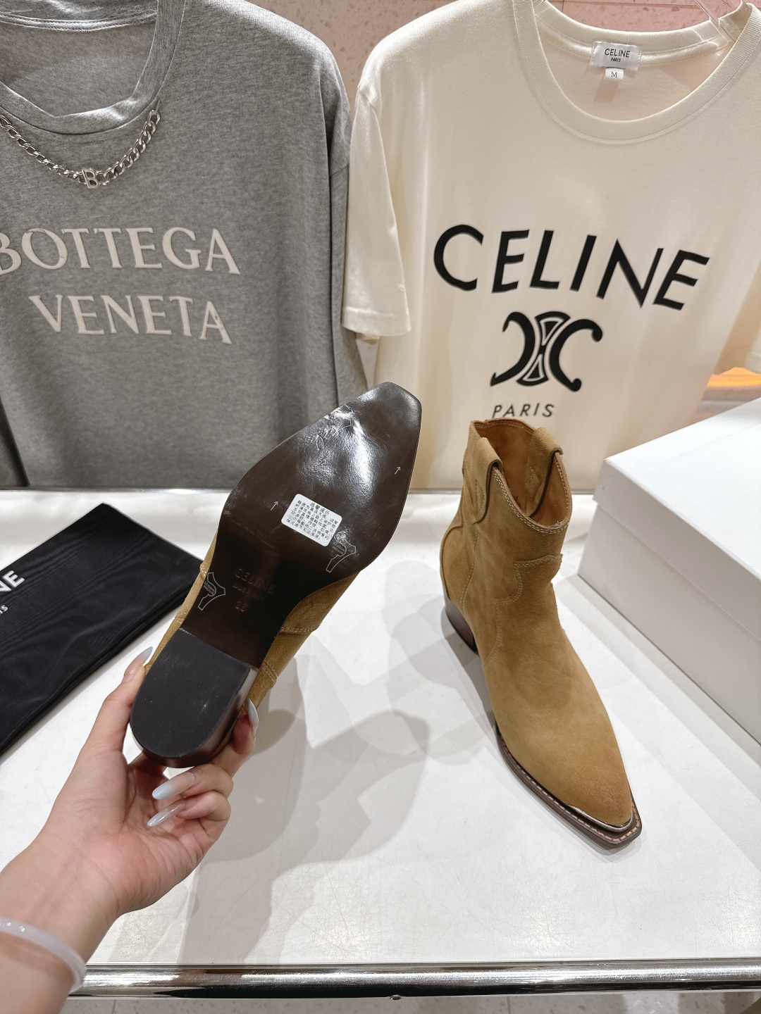 高版本出厂 Celine*赛琳F032 2025ss秋冬专柜新款英伦风复古高跟短靴骑士靴集现代、传统与酷