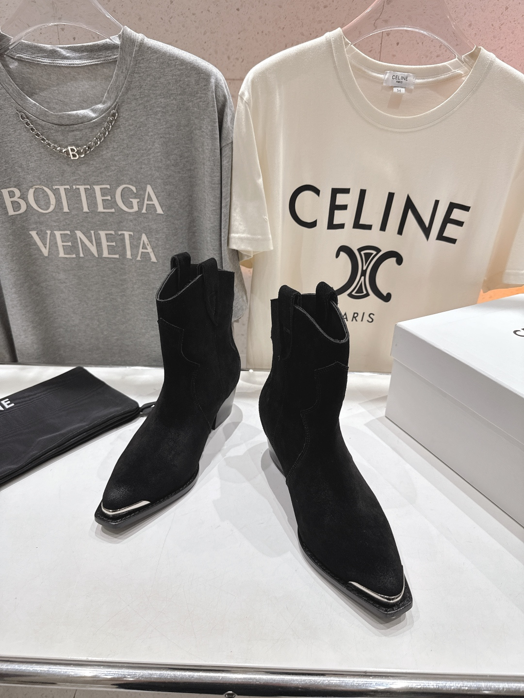 高版本出厂 Celine*赛琳F032 2025ss秋冬专柜新款英伦风复古高跟短靴骑士靴集现代、传统与酷