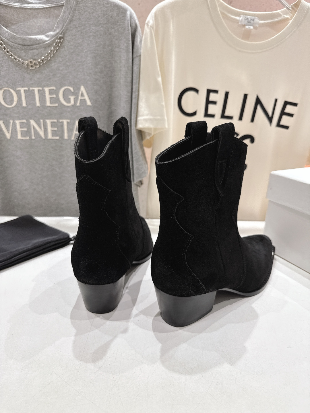 高版本出厂 Celine*赛琳F032 2025ss秋冬专柜新款英伦风复古高跟短靴骑士靴集现代、传统与酷