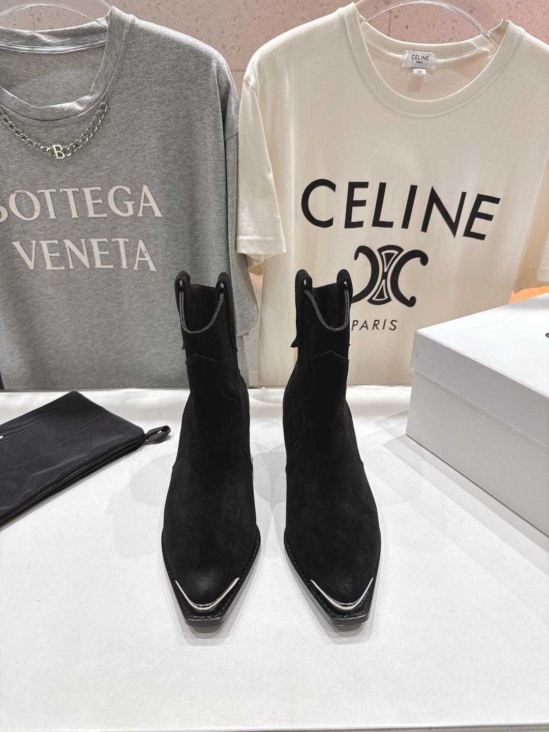 高版本出厂 Celine*赛琳F032 2025ss秋冬专柜新款英伦风复古高跟短靴骑士靴集现代、传统与酷