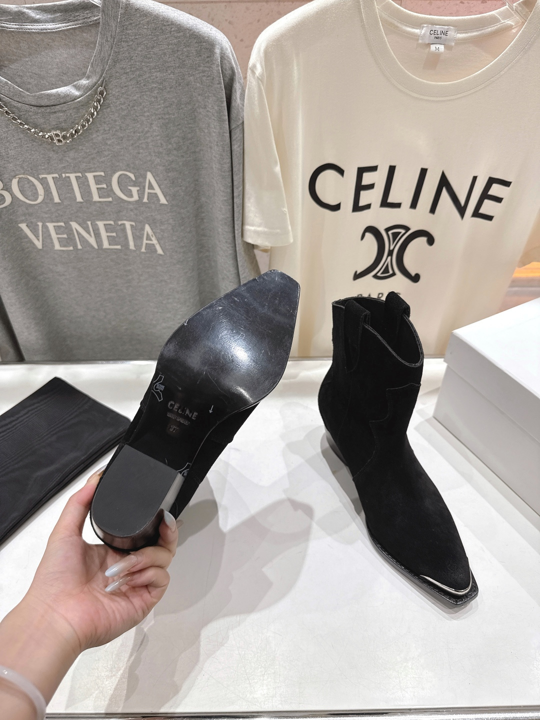 高版本出厂 Celine*赛琳F032 2025ss秋冬专柜新款英伦风复古高跟短靴骑士靴集现代、传统与酷