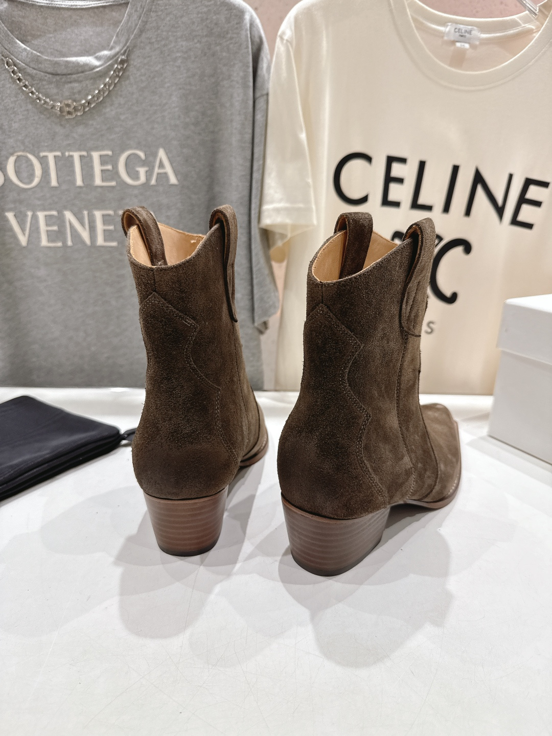 高版本出厂 Celine*赛琳F032 2025ss秋冬专柜新款英伦风复古高跟短靴骑士靴集现代、传统与酷