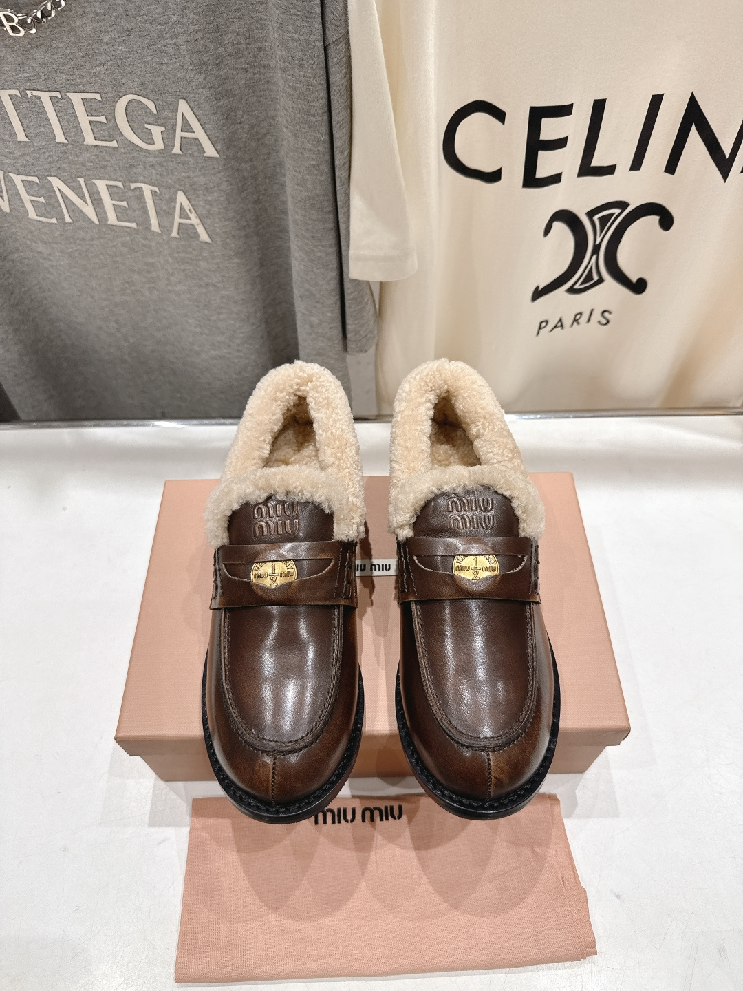 高版本出厂 MiuMiu/缪缪F049 2025ss秋冬新款·幸运钱币系列驾车鞋加毛乐福鞋毛毛鞋各路明星