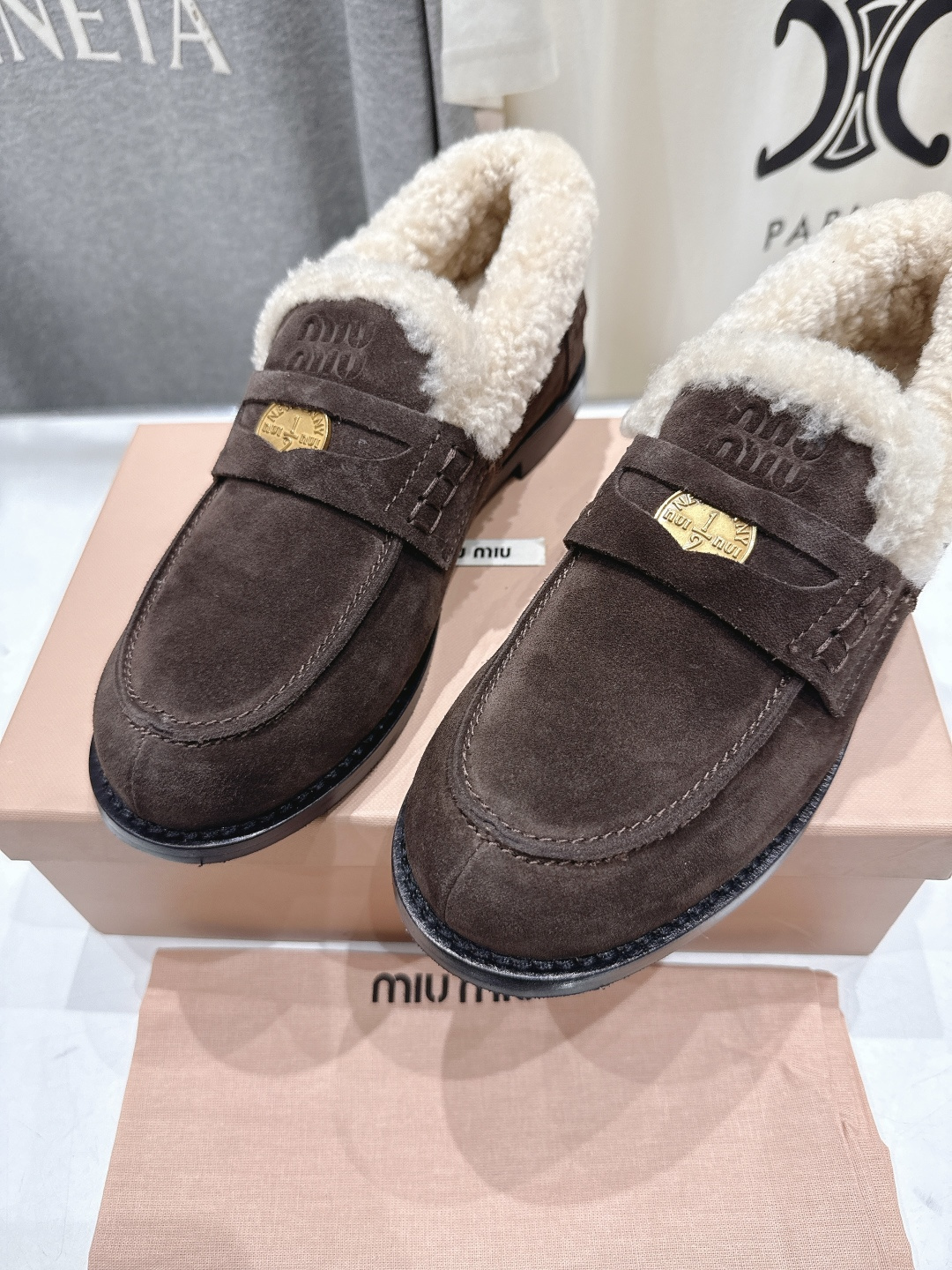 高版本出厂 MiuMiu/缪缪F049 2025ss秋冬新款·幸运钱币系列驾车鞋加毛乐福鞋毛毛鞋各路明星