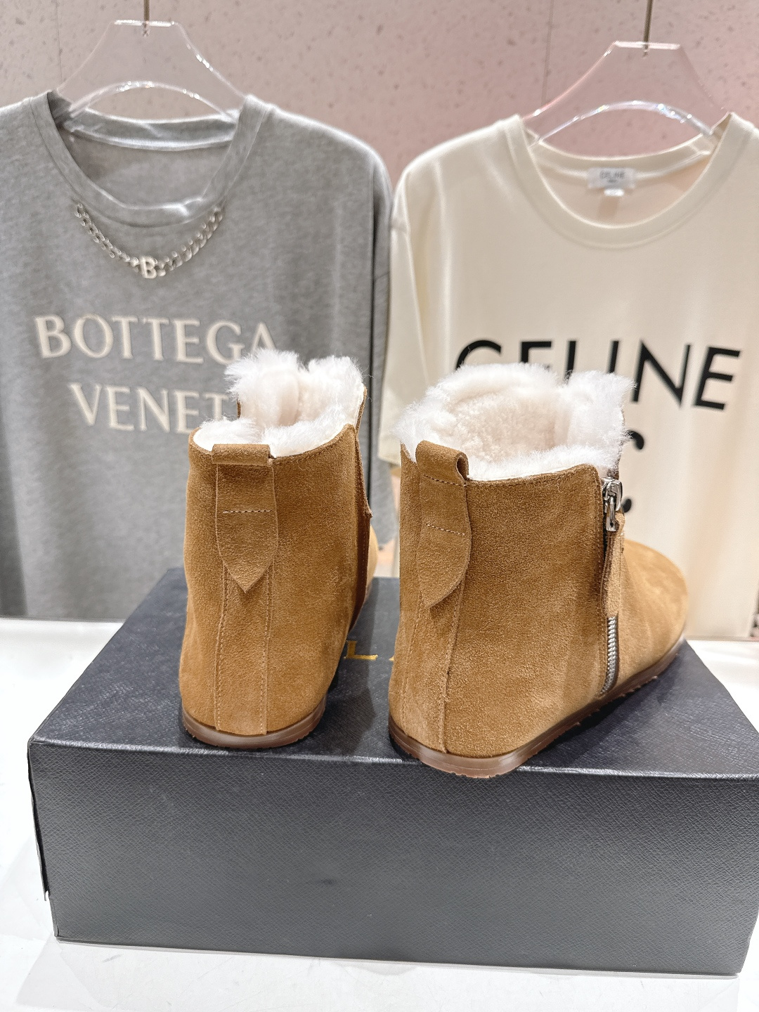 高版本出厂「ALAiA」ALA 阿莱亚F016 2025ss/秋冬·大热款平底侧拉链羊毛短靴雪地靴自带时