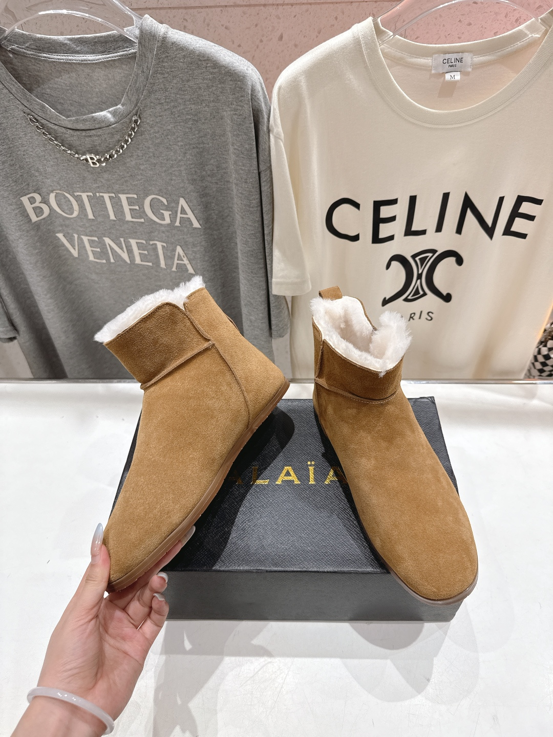 高版本出厂「ALAiA」ALA 阿莱亚F016 2025ss/秋冬·大热款平底侧拉链羊毛短靴雪地靴自带时