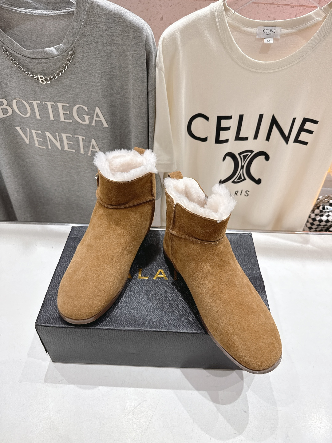 高版本出厂「ALAiA」ALA 阿莱亚F016 2025ss/秋冬·大热款平底侧拉链羊毛短靴雪地靴自带时