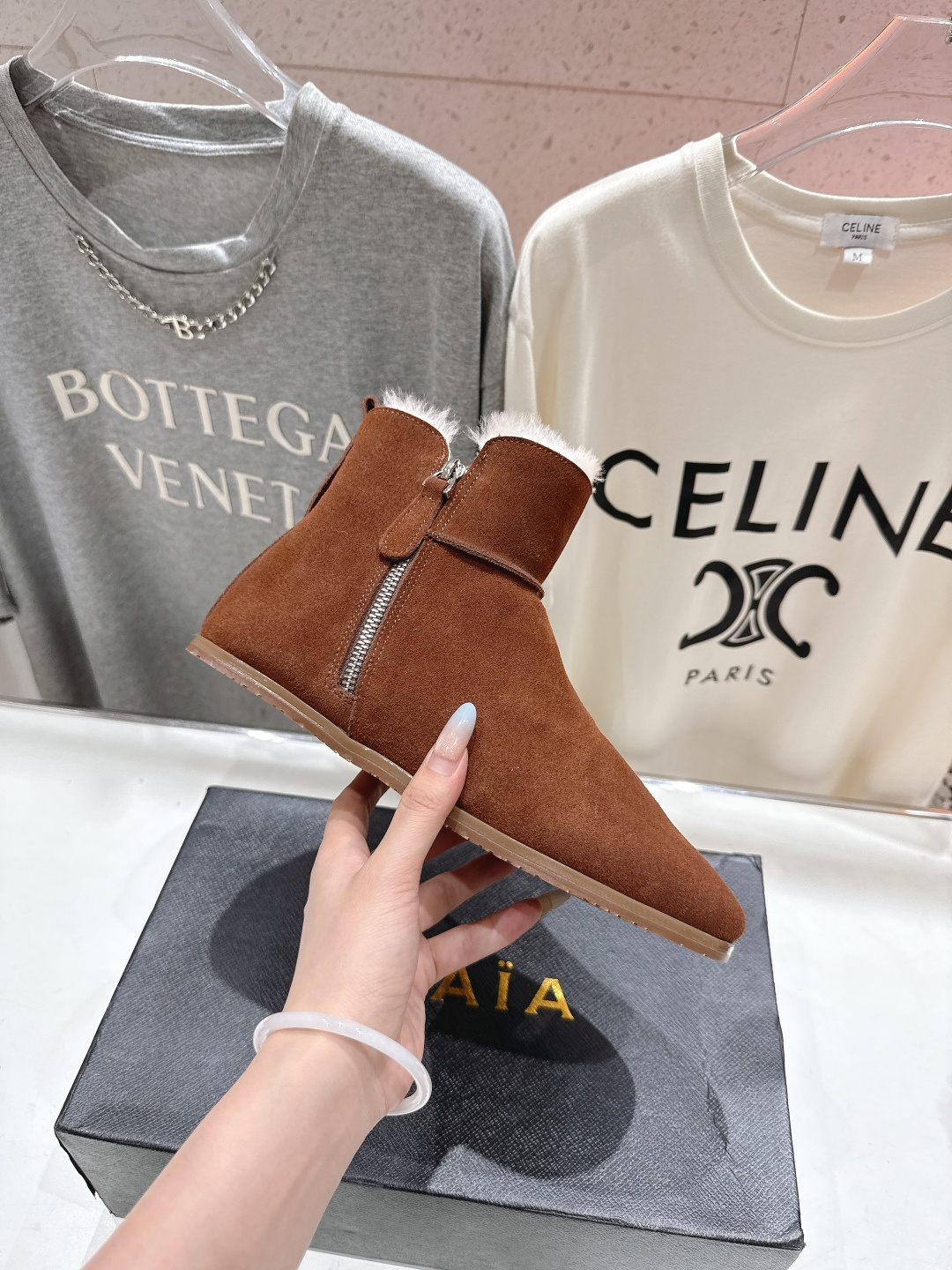 高版本出厂「ALAiA」ALA 阿莱亚F016 2025ss/秋冬·大热款平底侧拉链羊毛短靴雪地靴自带时