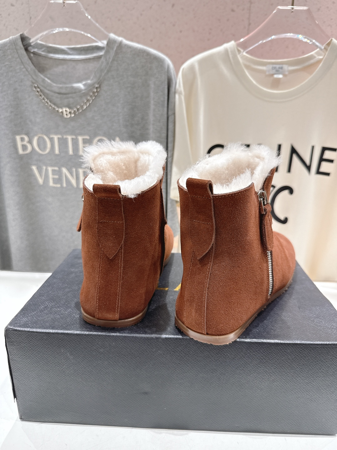 高版本出厂「ALAiA」ALA 阿莱亚F016 2025ss/秋冬·大热款平底侧拉链羊毛短靴雪地靴自带时