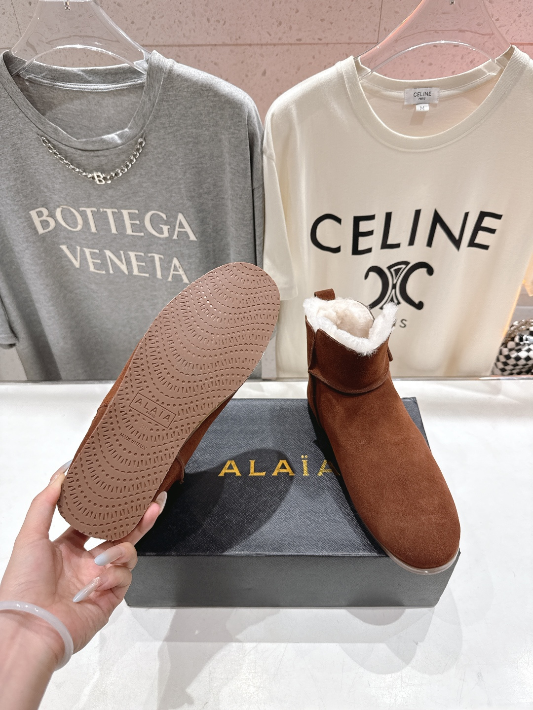 高版本出厂「ALAiA」ALA 阿莱亚F016 2025ss/秋冬·大热款平底侧拉链羊毛短靴雪地靴自带时