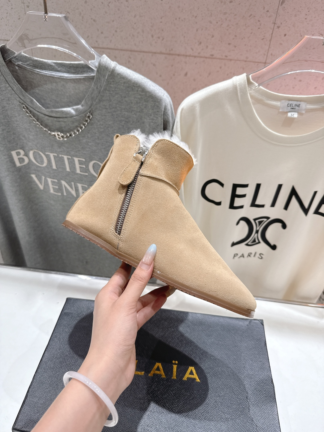 高版本出厂「ALAiA」ALA 阿莱亚F016 2025ss/秋冬·大热款平底侧拉链羊毛短靴雪地靴自带时