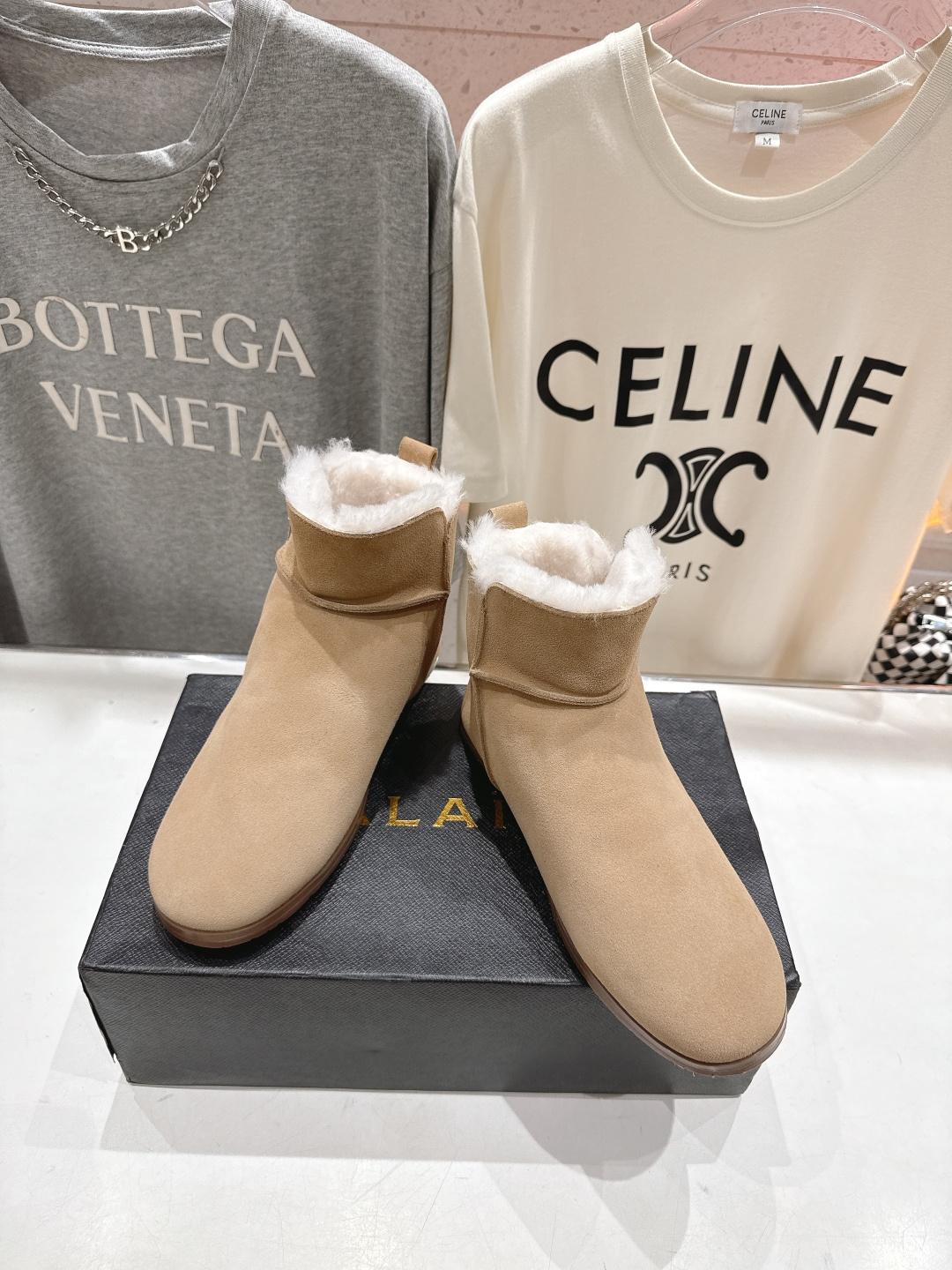 高版本出厂「ALAiA」ALA 阿莱亚F016 2025ss/秋冬·大热款平底侧拉链羊毛短靴雪地靴自带时