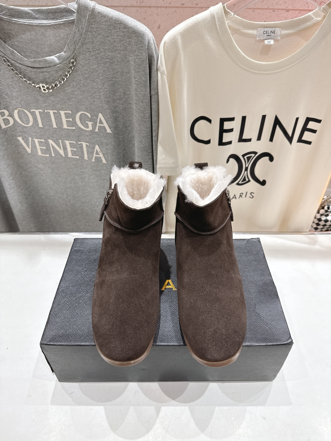 高版本出厂「ALAiA」ALA 阿莱亚F016 2025ss/秋冬·大热款平底侧拉链羊毛短靴雪地靴自带时