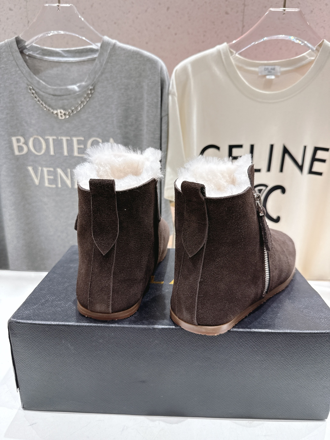 高版本出厂「ALAiA」ALA 阿莱亚F016 2025ss/秋冬·大热款平底侧拉链羊毛短靴雪地靴自带时