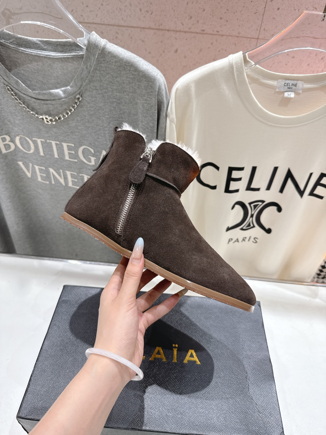 高版本出厂「ALAiA」ALA 阿莱亚F016 2025ss/秋冬·大热款平底侧拉链羊毛短靴雪地靴自带时