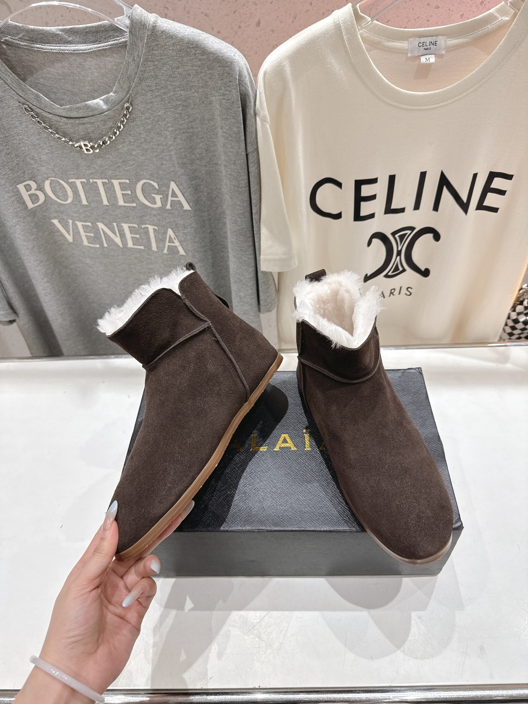 高版本出厂「ALAiA」ALA 阿莱亚F016 2025ss/秋冬·大热款平底侧拉链羊毛短靴雪地靴自带时