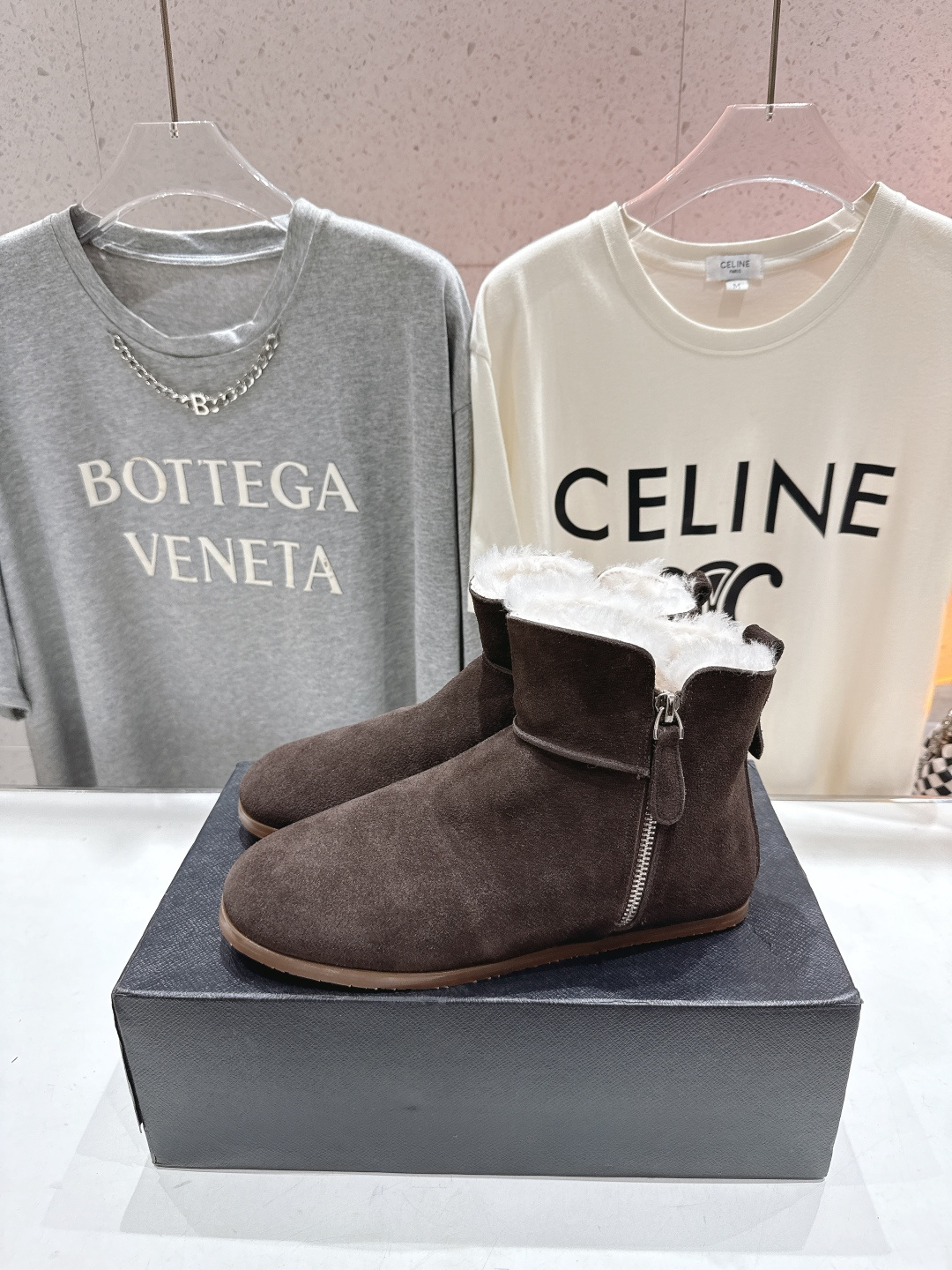 高版本出厂「ALAiA」ALA 阿莱亚F016 2025ss/秋冬·大热款平底侧拉链羊毛短靴雪地靴自带时