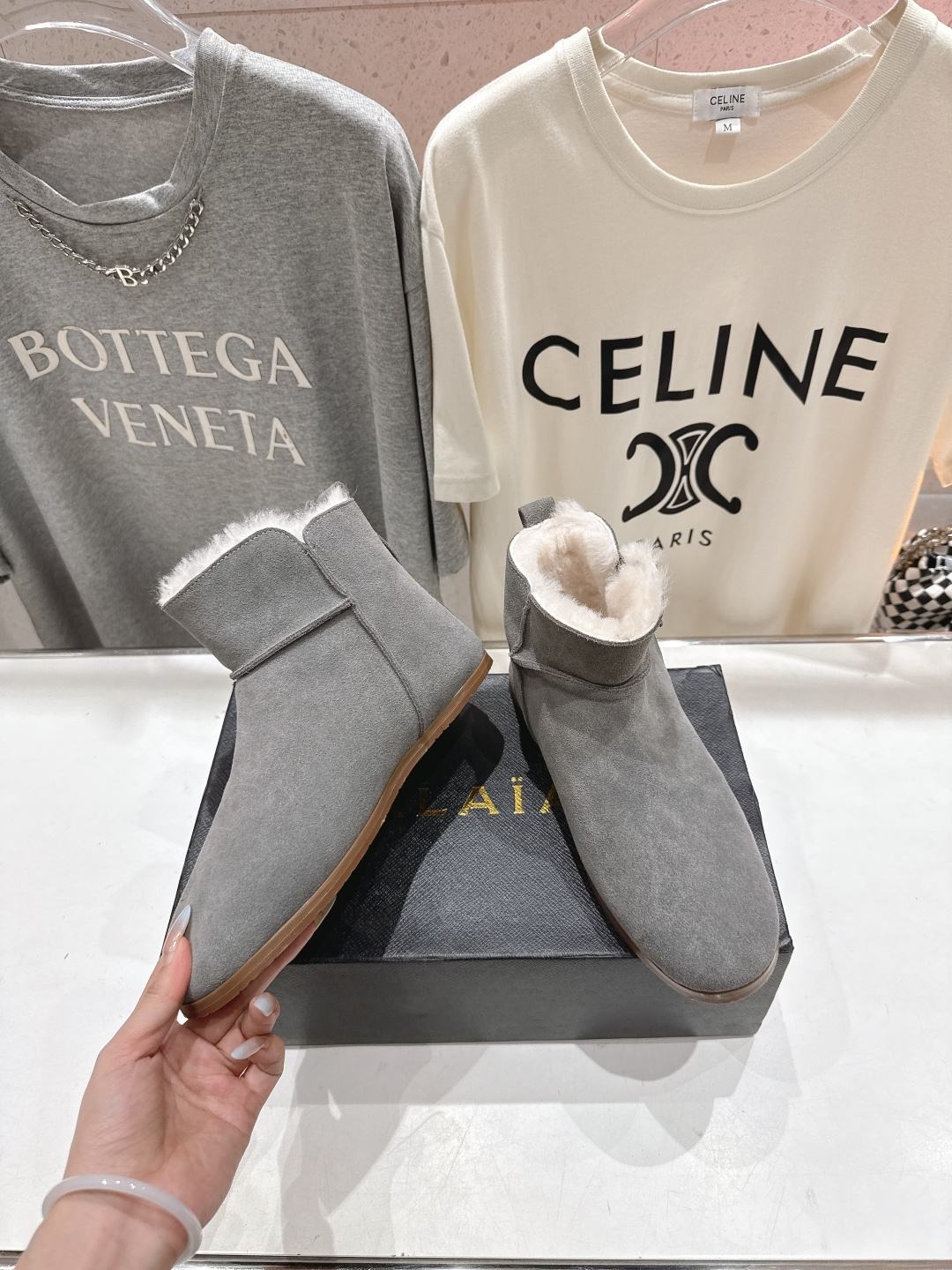 高版本出厂「ALAiA」ALA 阿莱亚F016 2025ss/秋冬·大热款平底侧拉链羊毛短靴雪地靴自带时