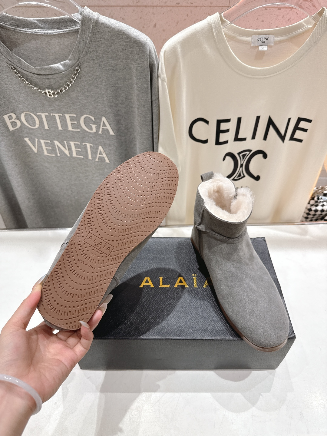 高版本出厂「ALAiA」ALA 阿莱亚F016 2025ss/秋冬·大热款平底侧拉链羊毛短靴雪地靴自带时