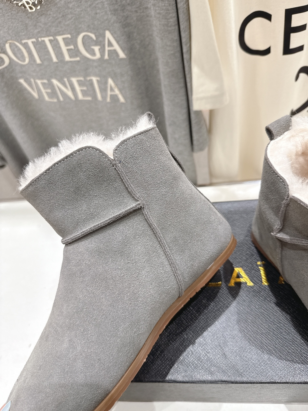 高版本出厂「ALAiA」ALA 阿莱亚F016 2025ss/秋冬·大热款平底侧拉链羊毛短靴雪地靴自带时