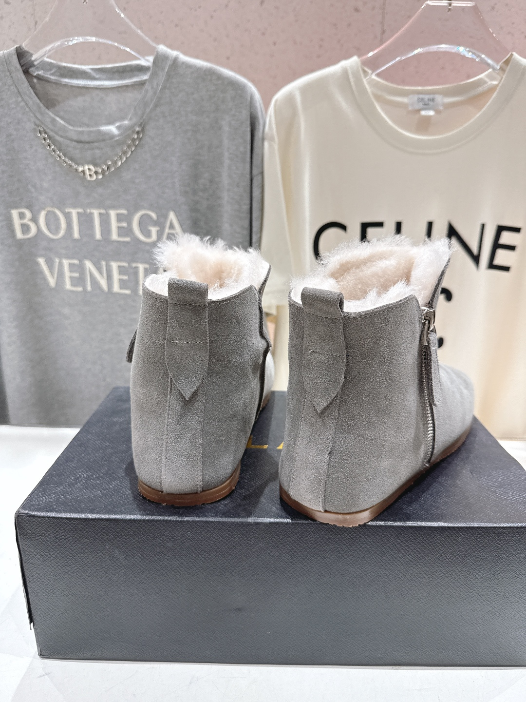 高版本出厂「ALAiA」ALA 阿莱亚F016 2025ss/秋冬·大热款平底侧拉链羊毛短靴雪地靴自带时