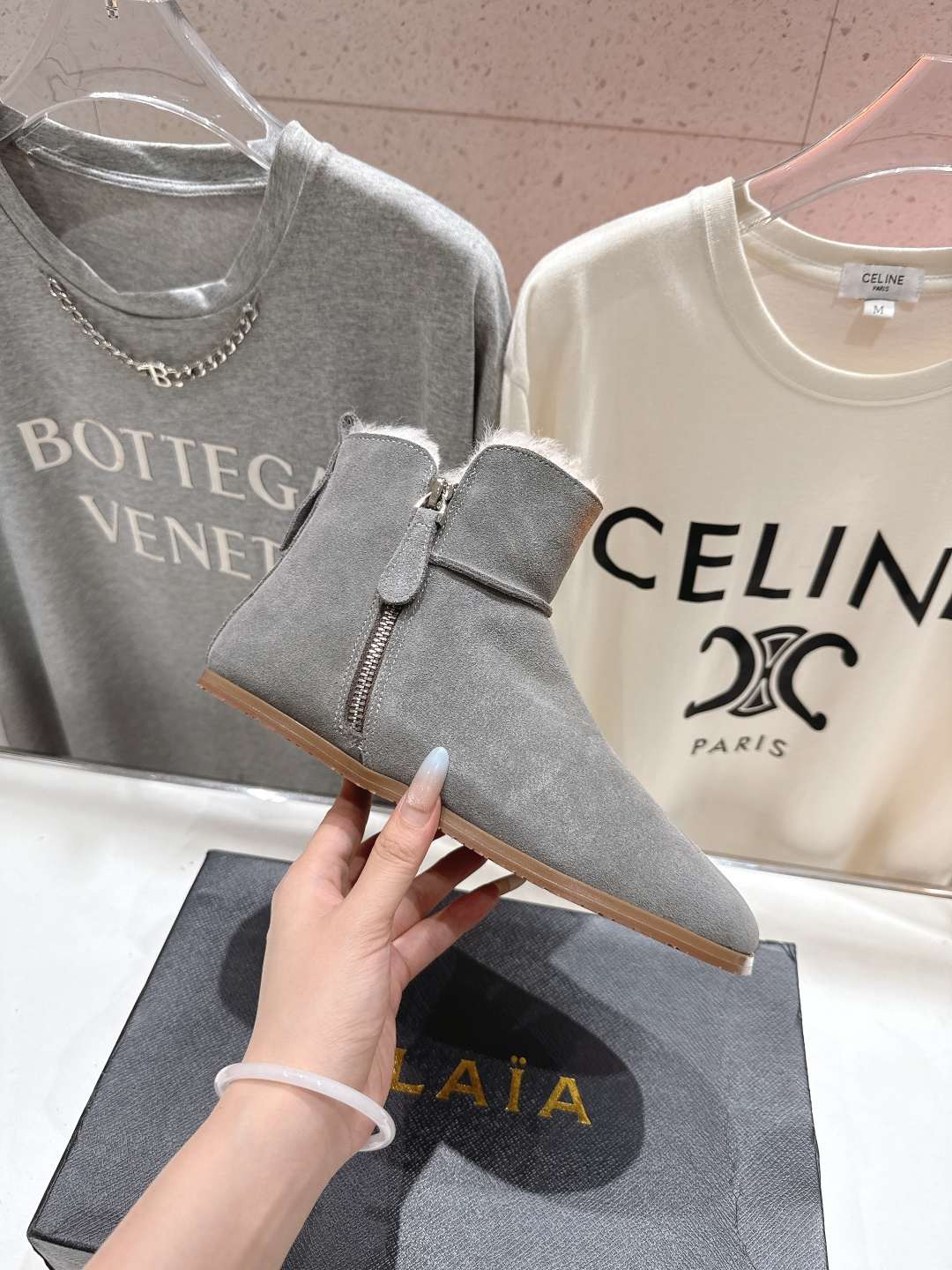 高版本出厂「ALAiA」ALA 阿莱亚F016 2025ss/秋冬·大热款平底侧拉链羊毛短靴雪地靴自带时