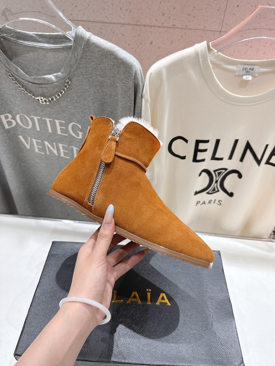 高版本出厂「ALAiA」ALA 阿莱亚F016 2025ss/秋冬·大热款平底侧拉链羊毛短靴雪地靴自带时