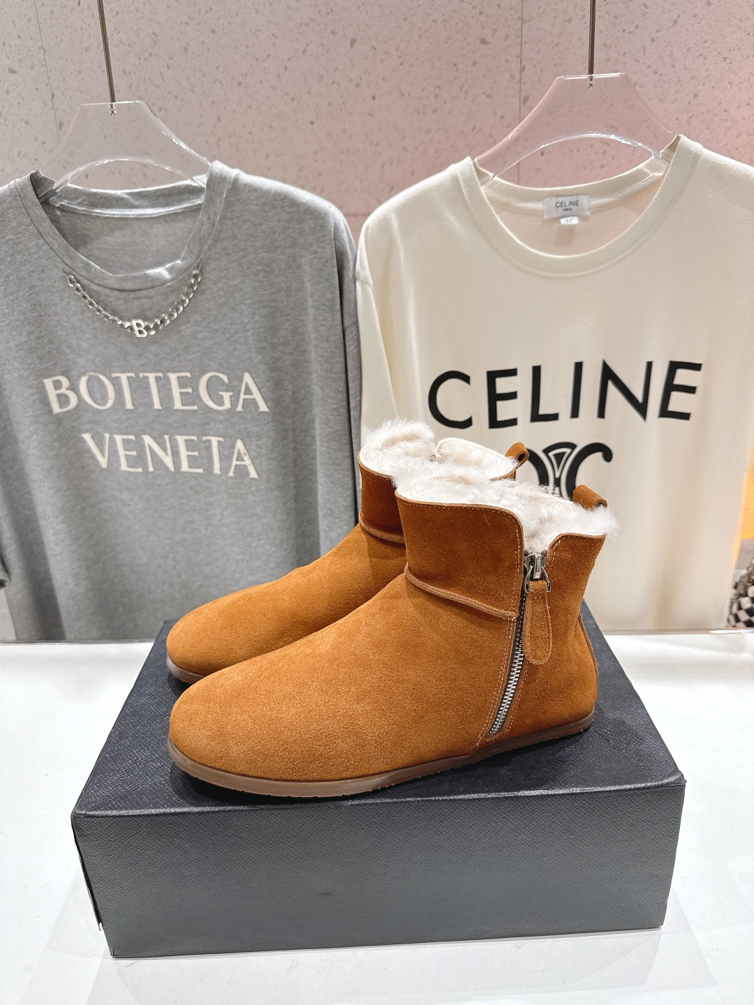 高版本出厂「ALAiA」ALA 阿莱亚F016 2025ss/秋冬·大热款平底侧拉链羊毛短靴雪地靴自带时