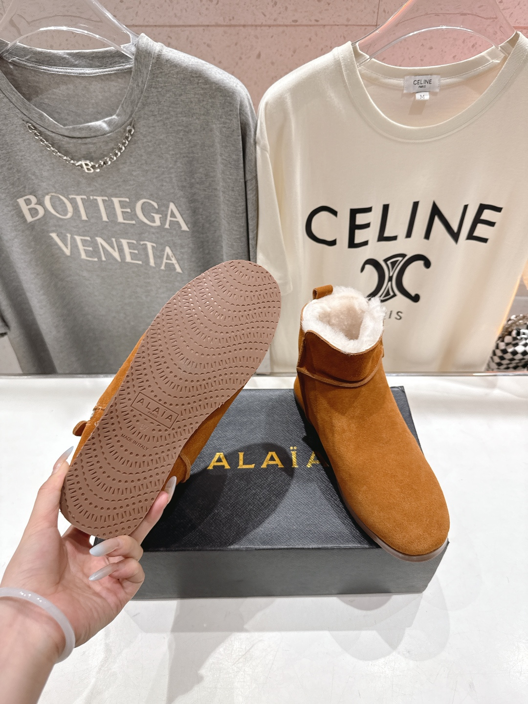 高版本出厂「ALAiA」ALA 阿莱亚F016 2025ss/秋冬·大热款平底侧拉链羊毛短靴雪地靴自带时