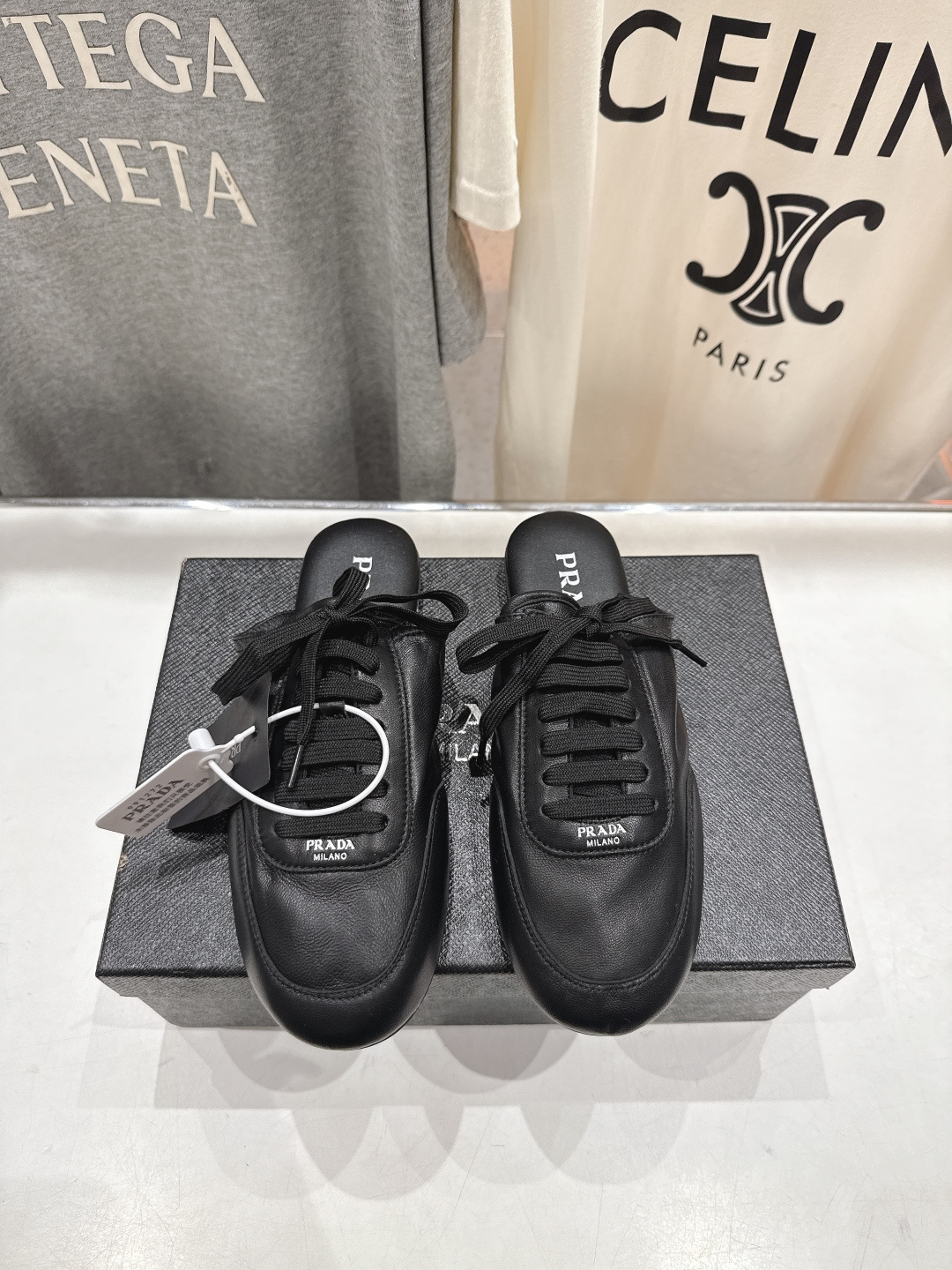 高版本出厂 Prada*普拉达P家F029 25ssfw～new新款系带半拖款玛丽珍休闲鞋芭蕾舞鞋，低调